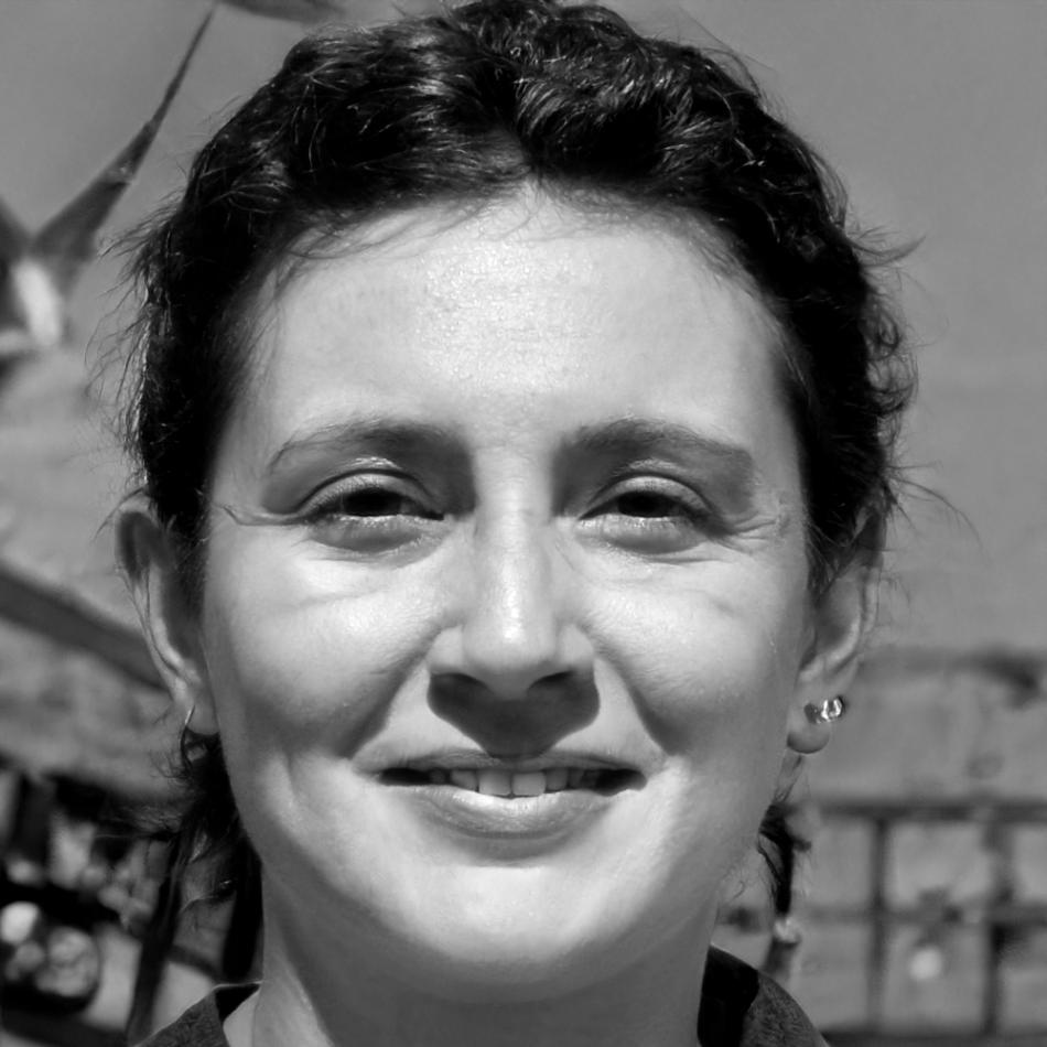 Elena Martín, directora de novarethilqua, en su oficina de Alicante